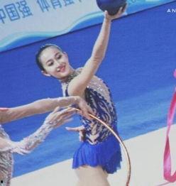 体操明星网红,从赛场到网络，她如何成为新一代偶像？”