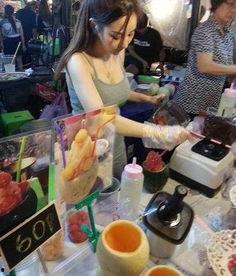 明星网红夜市,明星网红的市井烟火气