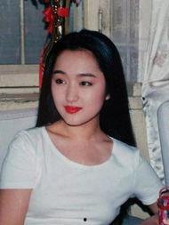 明星网红杨钰莹,从甜歌皇后到网红，美丽传奇的跨界之旅”