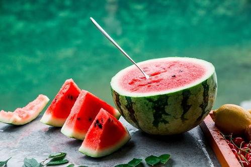 今日宜吃瓜的意思,揭秘娱乐圈最新热点事件