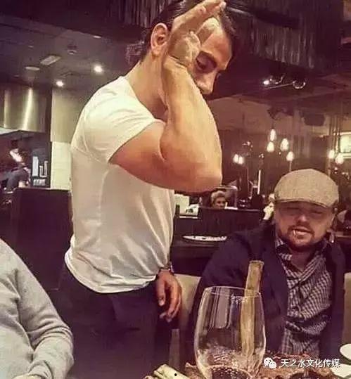 美国黑哥哥吃瓜事件