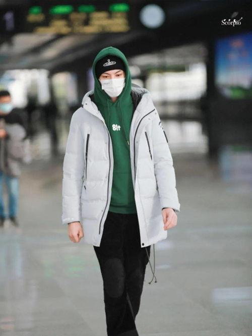 明星网红波司登,从羽绒服巨头到网红新宠，品牌转型之路