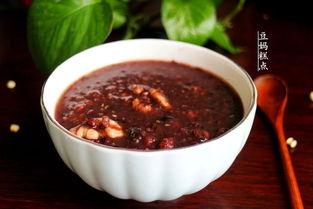 配粥吃的黑瓜,传统美食的养生智慧